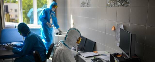 В России COVID-19 заразились почти 24 тысячи человек