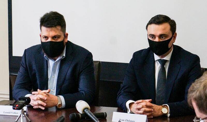 Оппозиционеры Леонид Волков и Иван Жданов попали в список экстремистов