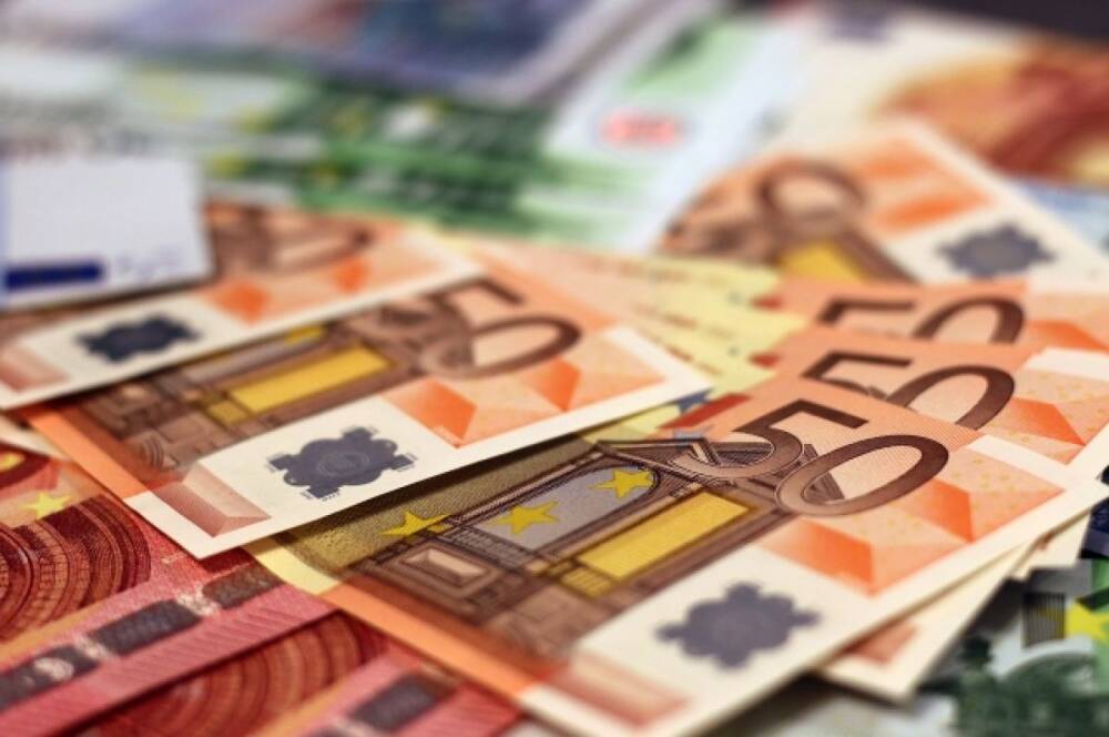 Курс евро вырос на 1,43 рубля