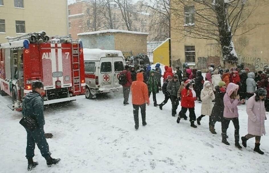 Школы Нижнего Новгорода вернулись к работе после вчерашней массовой эвакуации