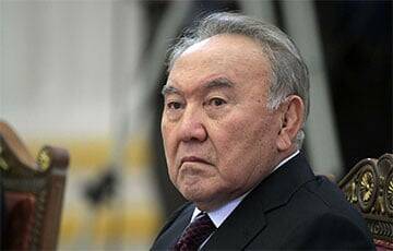 В Казахстане начали удалять имя Назарбаева. ФОТО