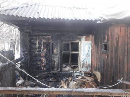 Двое мужчин погибли при пожаре в частном доме под Новосибирском