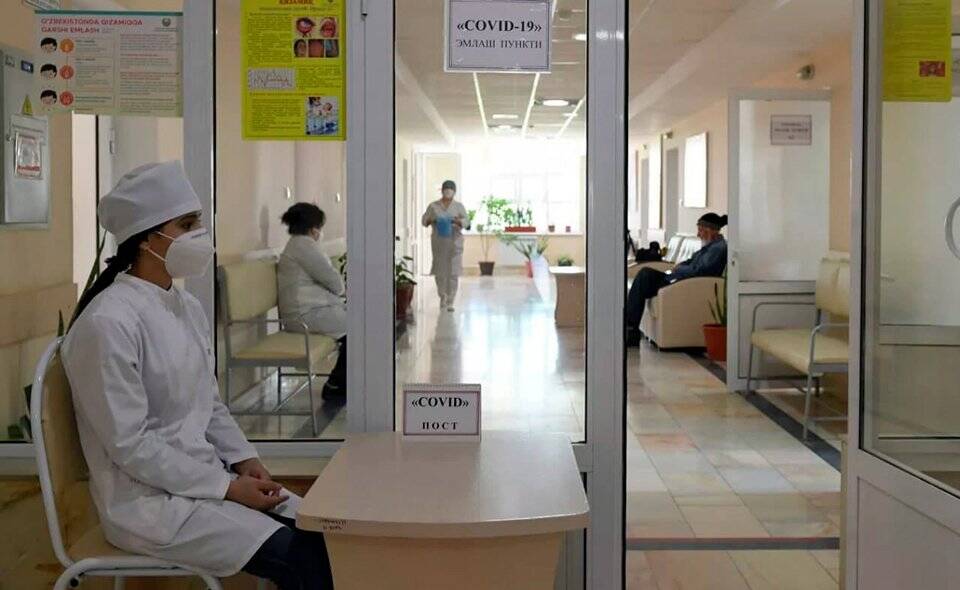 В каждом районе Ташкента заработали специальные круглосуточные коронавирусные поликлиники. Список адресов