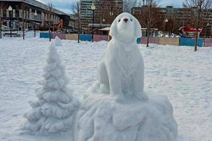 Снежная скульптура Бима украсила воронежский парк перед ТЦ «Арена»