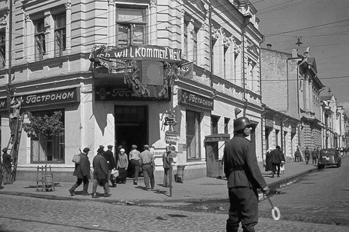«Хауптштрассе»: как немцы переименовали улицы в захваченных городах СССР - Русская семерка