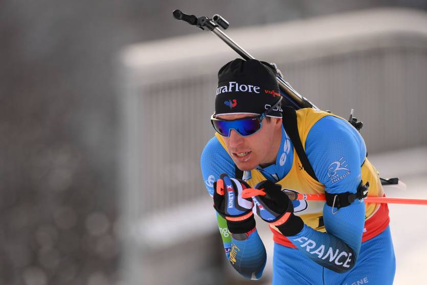 Фийон-Майе занял первое место в гонке преследования, украинцы провалили стрельбу