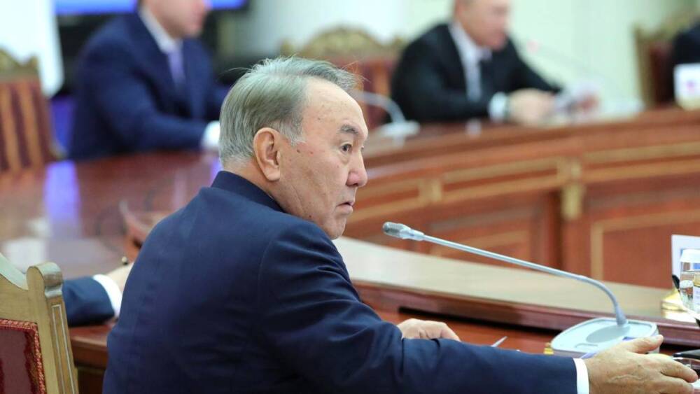 Казахстанский депутат Перуашев сообщил, что не располагает сведениями о смерти Назарбаева