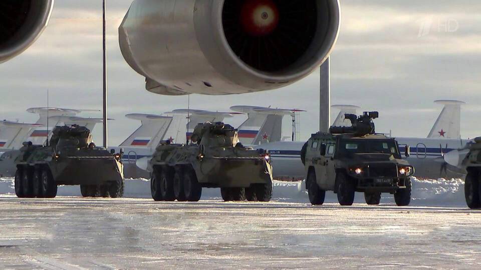 Из Алма-Аты прибыли все 14 запланированных на сегодня самолетов с российскими миротворцами ОДКБ
