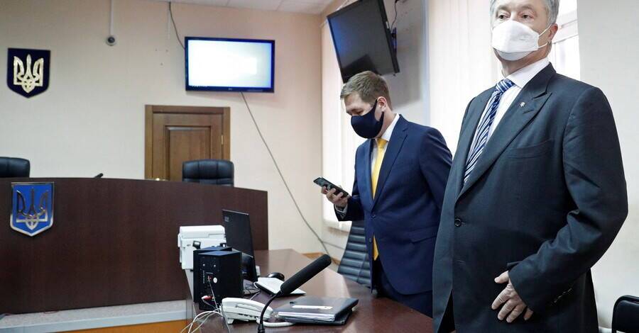 Мера пресечения Петру Порошенко: Печерский райсуд объявил перерыв, чтобы адвокат мог ознакомиться с ходом дела
