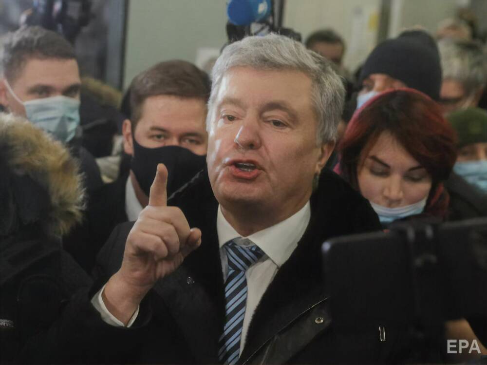 Печерский суд, где избирают меру пресечения Порошенко, объявил перерыв