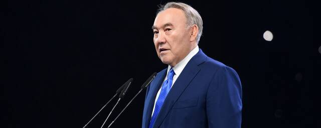 Назарбаев посещал родное село в Казахстане после Нового года, затем он улетел в ОАЭ