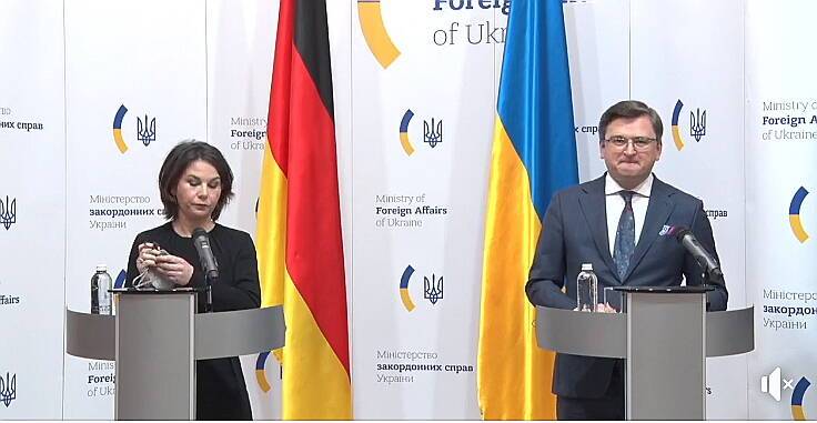 Украина упрашивает Германию начать поставки оружия для войны на...
