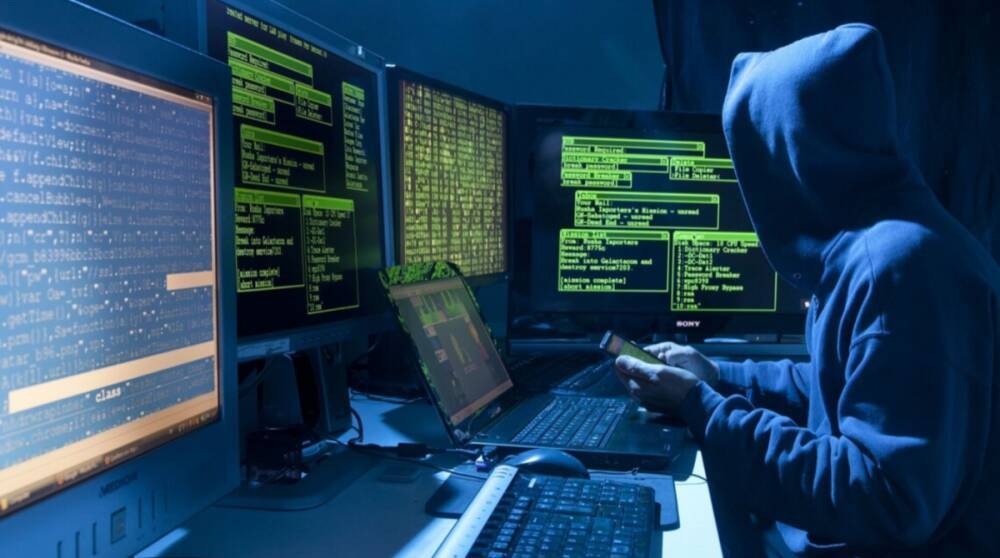 СБУ установила, как хакерам удалось взломать госсайты