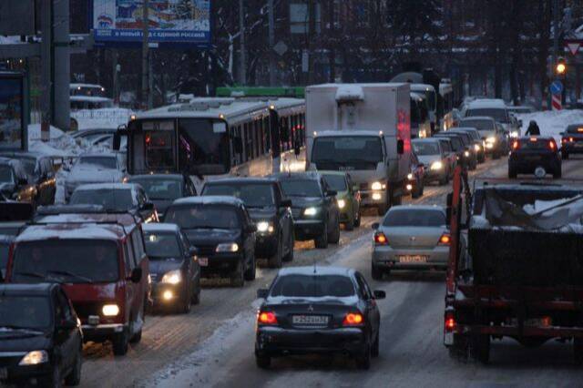 Девятибалльные пробки сковали Нижний Новгород вечером 17 января