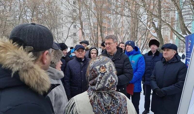 Радий Хабиров и Сергей Греков обсудили с жителями благоустройство озера Теплое в Уфе