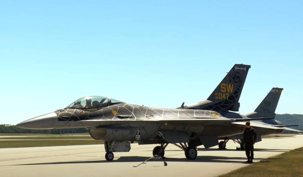 Американский офицер рассказал об истребителе F-16C Block 50, способном взлетать на скорости 120 км/ч