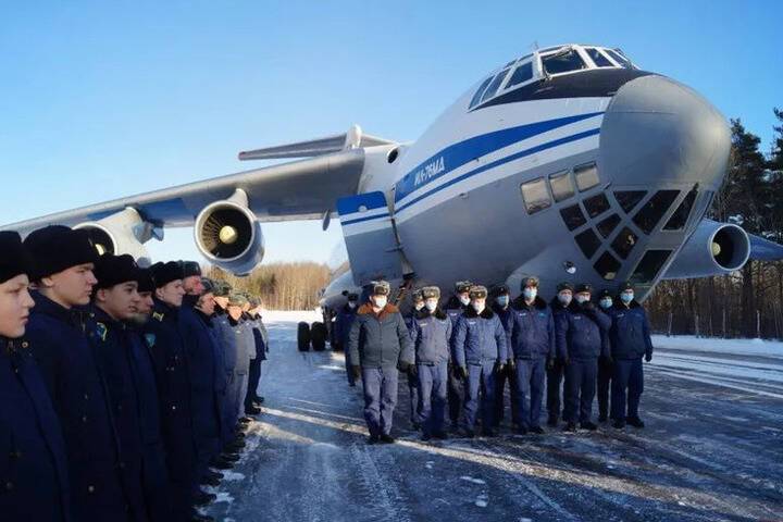 Российские военные вернулись из Казахстана в Псков