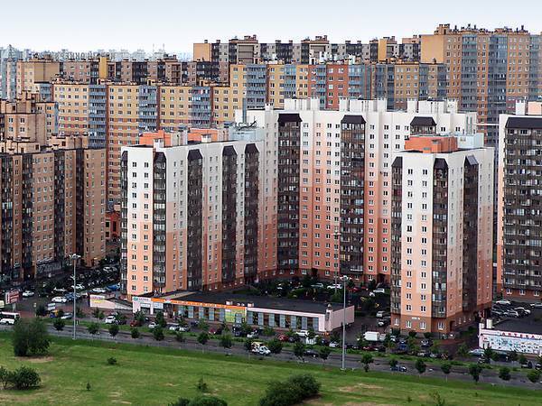 В Петербурге и Ленобласти за год продали квартир почти на 600 млрд рублей