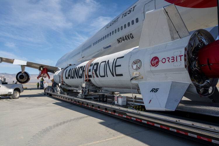 Самолет Virgin Orbit успешно запускает спутники