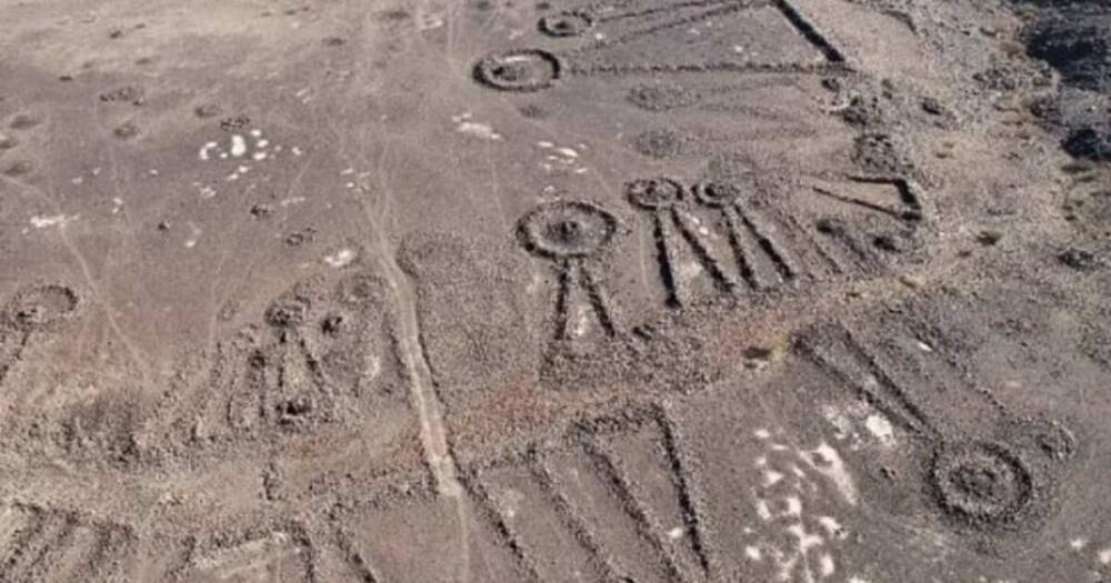 В Саудовской Аравии нашли похожие на пришельцев "погребальные аллеи"