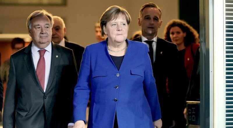 Politico: Гутерриш предложил Меркель должность в ООН
