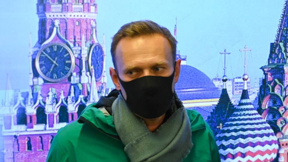 Алексей Навальный в колонии дал интервью Time и попал на его обложку