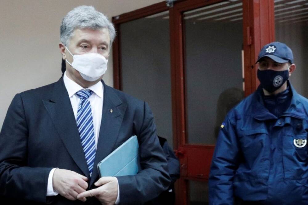 Суд в Киеве избрал Порошенко меру пресечения по делу о госизмене