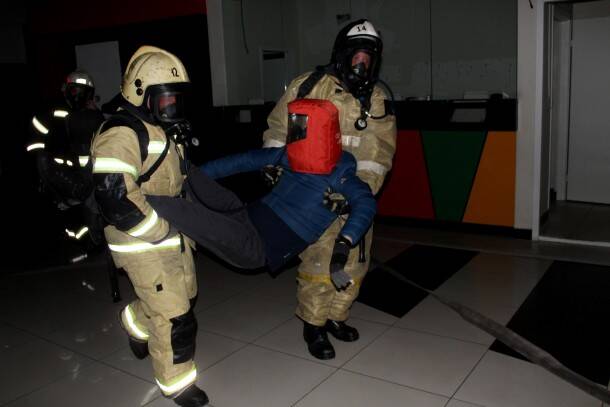 В Сыктывкаре спасатели эвакуировали посетителей ТРЦ «Июнь»