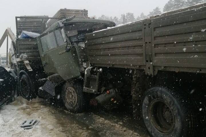 В ДТП с военными грузовиками под Казанью пострадал мужчина