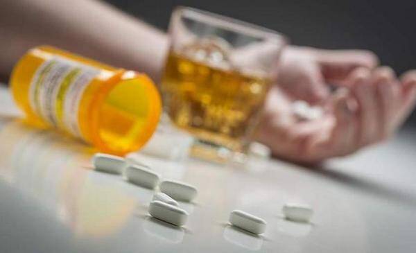 Россиян предупредили о последствиях сочетания лекарств с алкоголем
