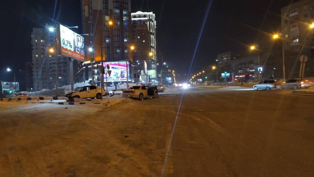 Два человека пострадали в ДТП с двумя Тойотами в Новосибирск