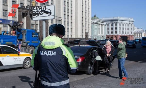 В Москве можно будет парковаться бесплатно 2 месяца: точные даты