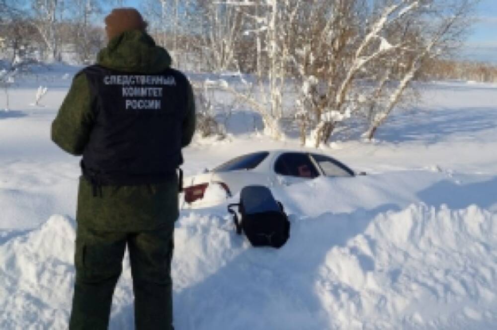 На Камчатке два человека задохнулись в застрявшей в снегу машине