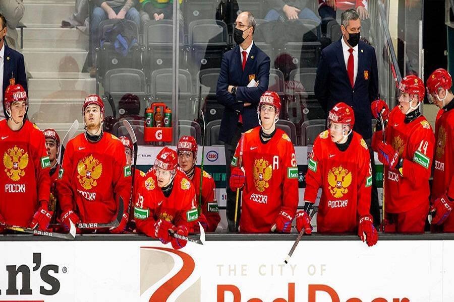 Молодёжная сборная России вернулась из Канады без двух хоккеистов