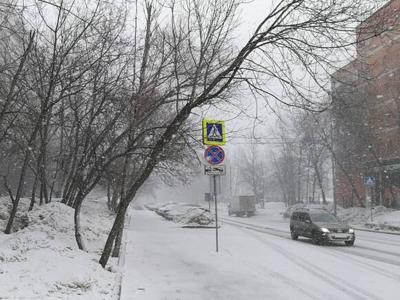 В Москве минус четыре и небольшой снег