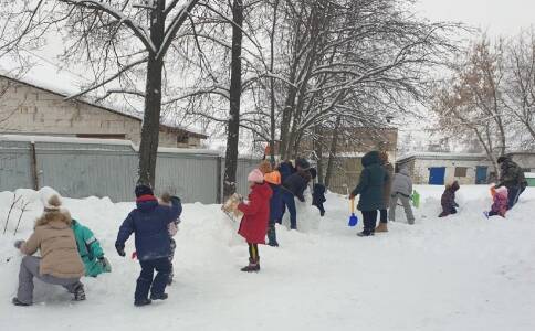 В селе Филипповка Кунгурского округа прошёл конкурс «Зимняя сказка» на самого весёлого снеговика