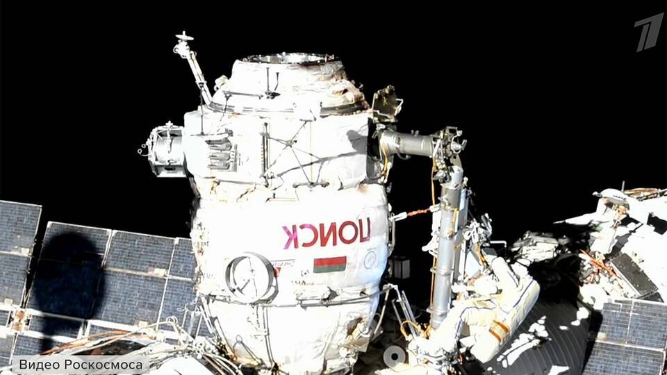 Антон Шкаплеров и Петр Дубров успешно вернулись на борт МКС спустя более семи часов в открытом космосе