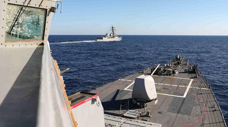 Эсминец США вторгся в территориальные воды КНР в Южно-Китайском море