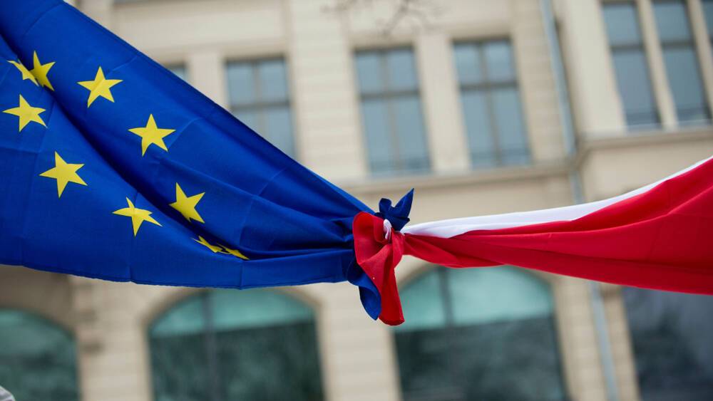 ЕС будет вычитать штрафы c Польши из причитающихся ей платежей