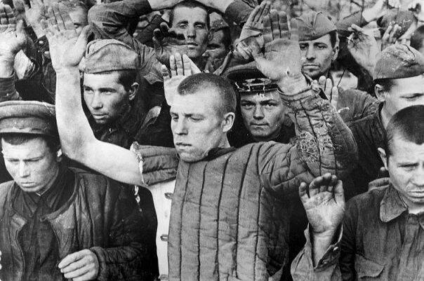 «Подлость палачей»: зачем немцы клеймили пленных красноармейцев - Русская семерка