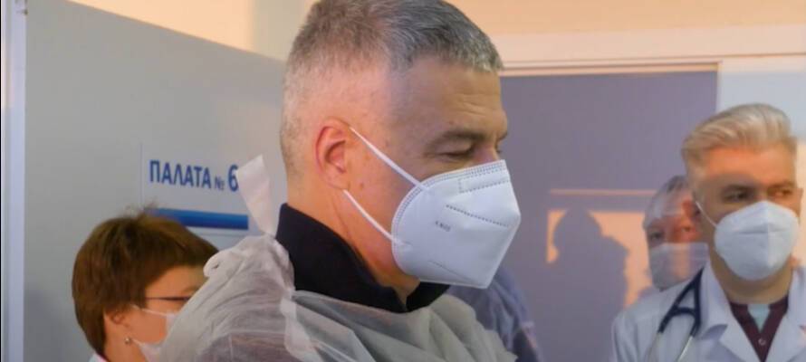 Парфенчиков навестил пациентов Республиканской больницы, получивших тяжелые осложнения после COVID-19 (ВИДЕО)