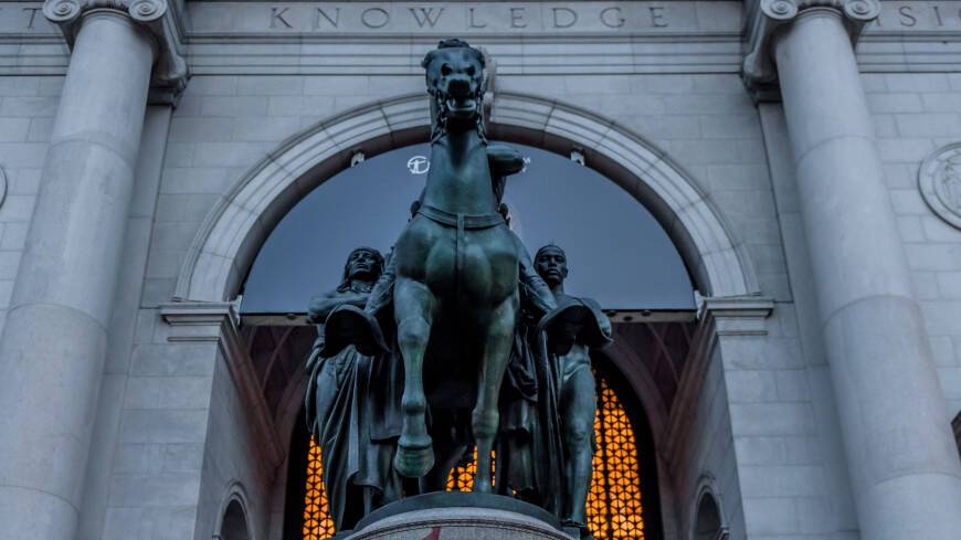 В Нью-Йорке демонтировали памятник Теодору Рузвельту