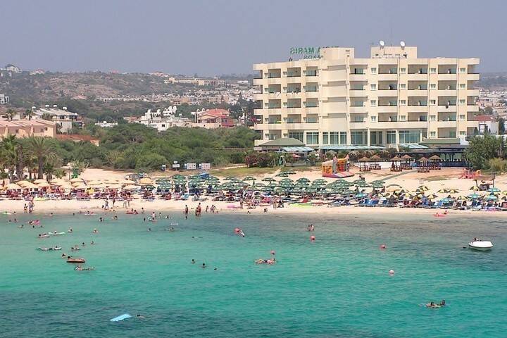 С марта привитых туристов будут пускать в Кипр без карантина и ПЦР-тестов
