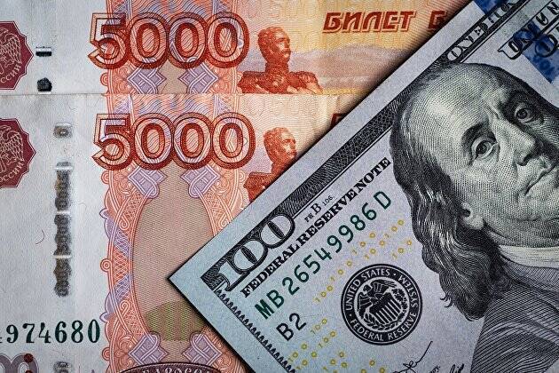 Курс рубля растет до 76,58 за доллар и 86,8 за евро на первых итогах переговоров Лаврова и Блинкена