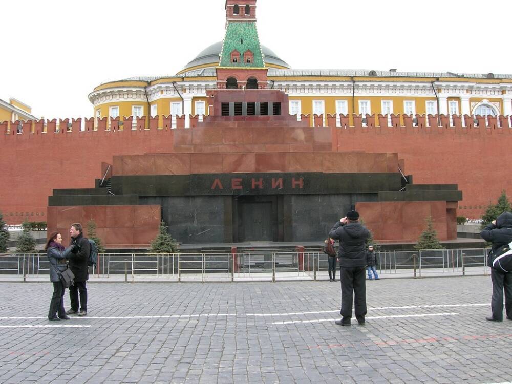 Участник перезахоронения Сталина сказал, когда можно будет перенести Ленина из Мавзолея