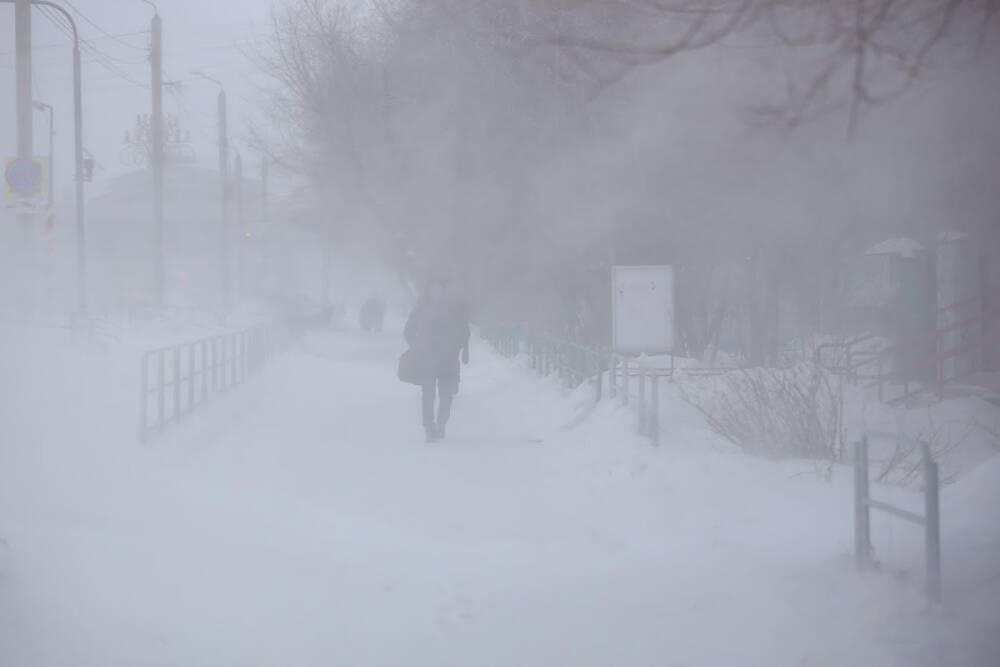 В Челябинске неделю будут держаться смог и неприятный запах