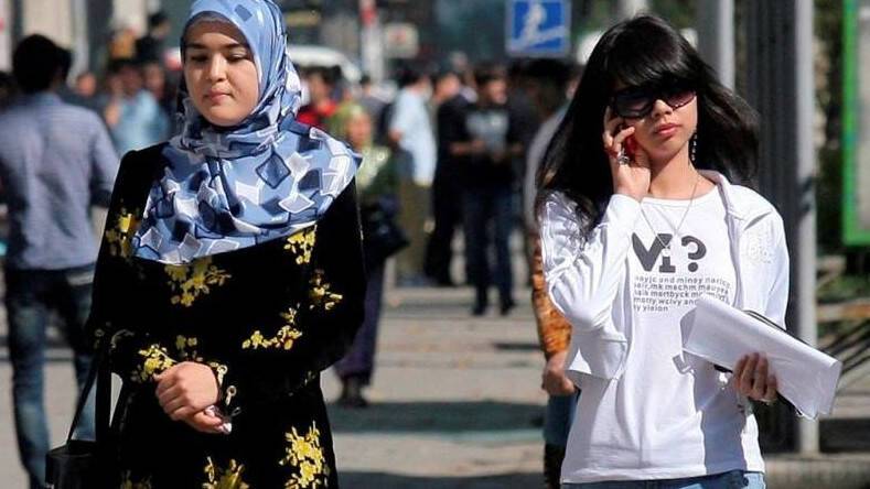 В Узбекистане отменяют штраф за хиджаб на улице