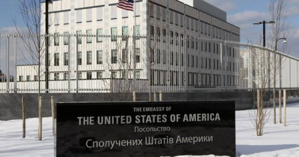 Семьи американских дипломатов могут начать эвакуировать из Киева со следующей недели, — CNN