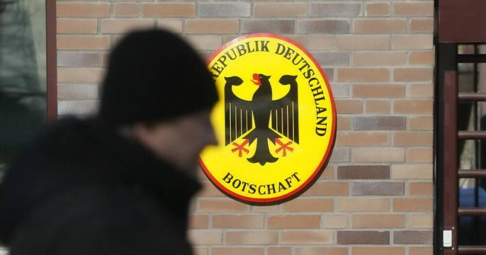 Германия может эвакуировать семьи дипломатов из Украины по примеру США, — СМИ
