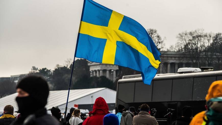 В Швеции тысячи людей вышли на протесты против ковид-паспортов